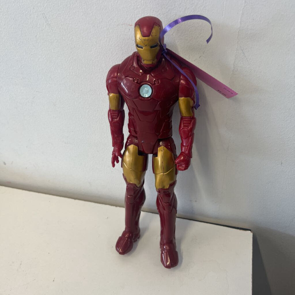 figurine ironman