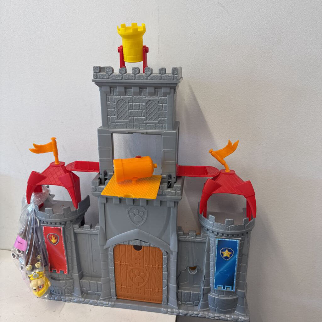 chateau et figurines