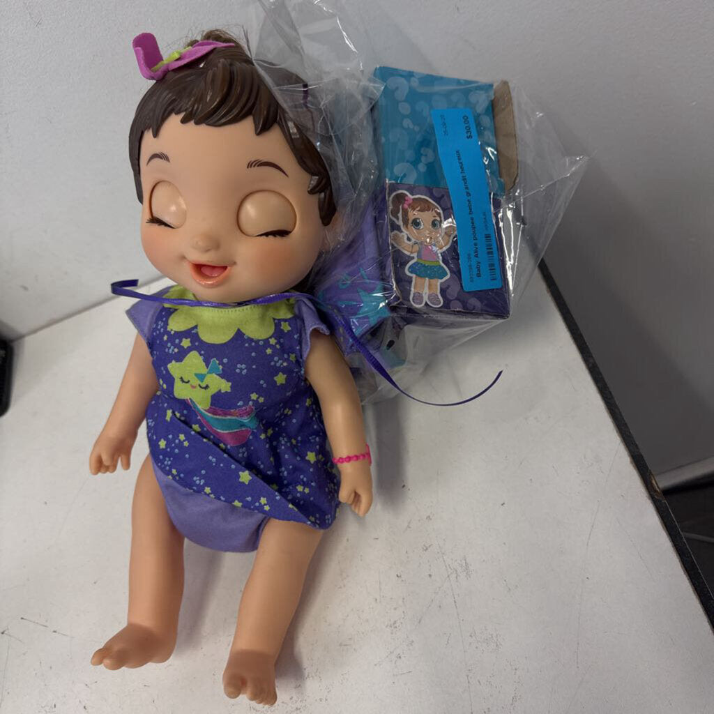poupee bebe grandit heureux