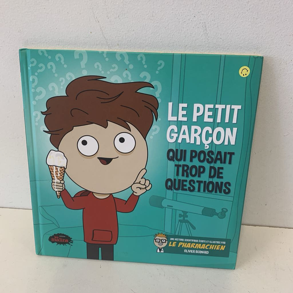 Le petit garcon qui posait...